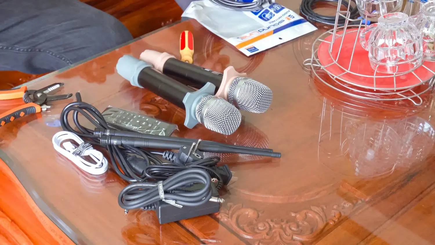 Micro không dây của Dàn Karaoke CAVS TT297