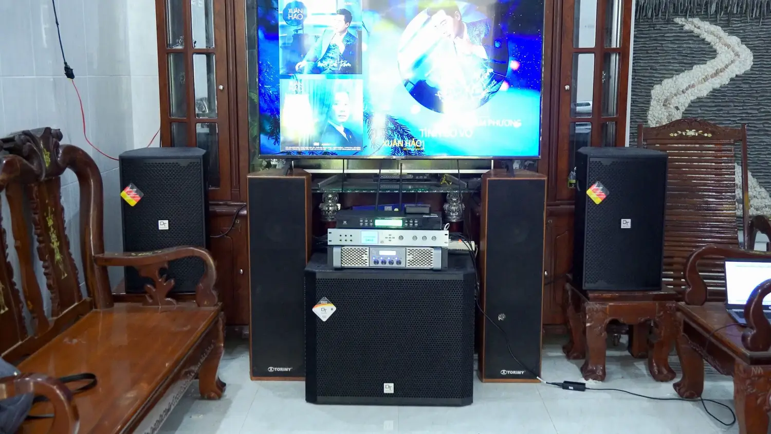 Mặt trước của Dàn karaoke DT TT311