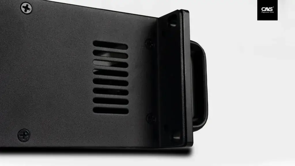 Mặt sau bên phải của Cục đẩy công suất CAVS DF41000