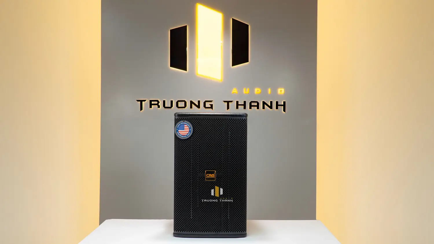 Mặt trước của Loa Full CAVS XB12 Plus
