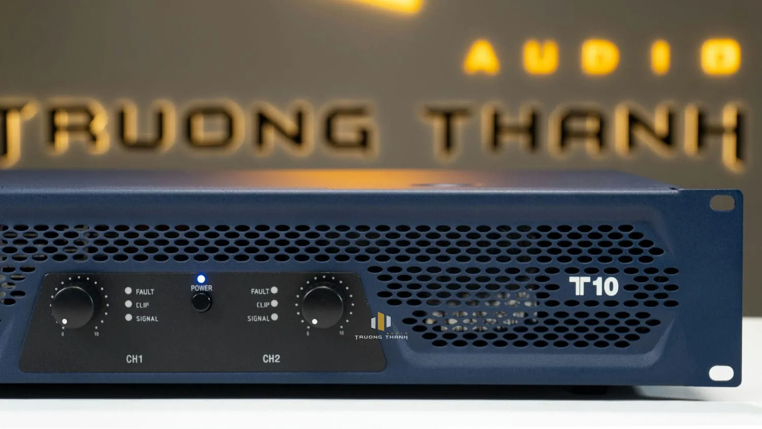 Tên Cục đẩy công suất Crown T10