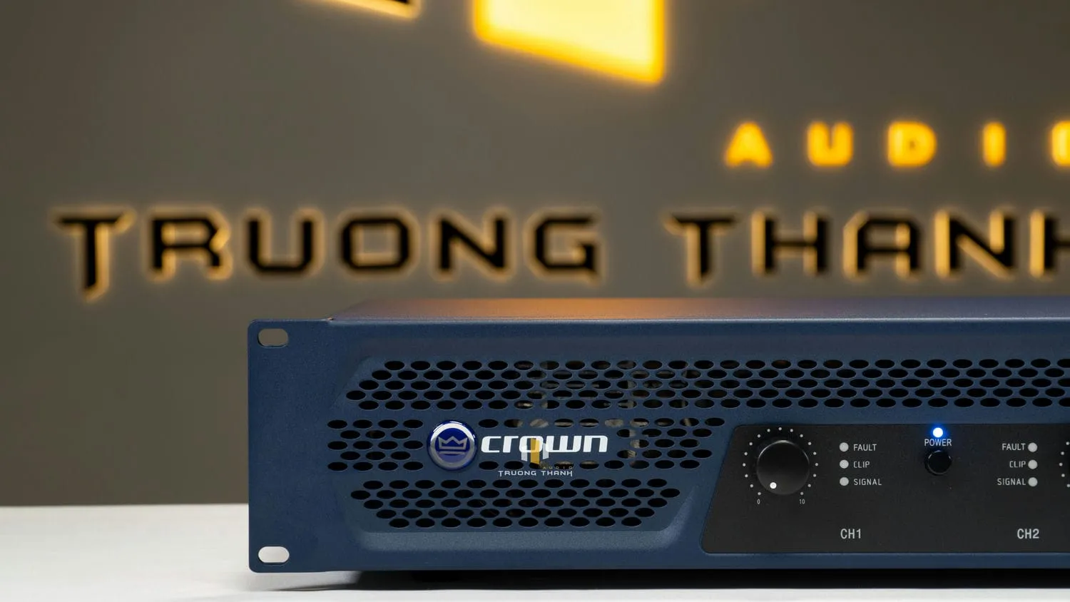 Ảnh sản phẩm Cục đẩy công suất Crown T5 (Harman Mỹ) 5