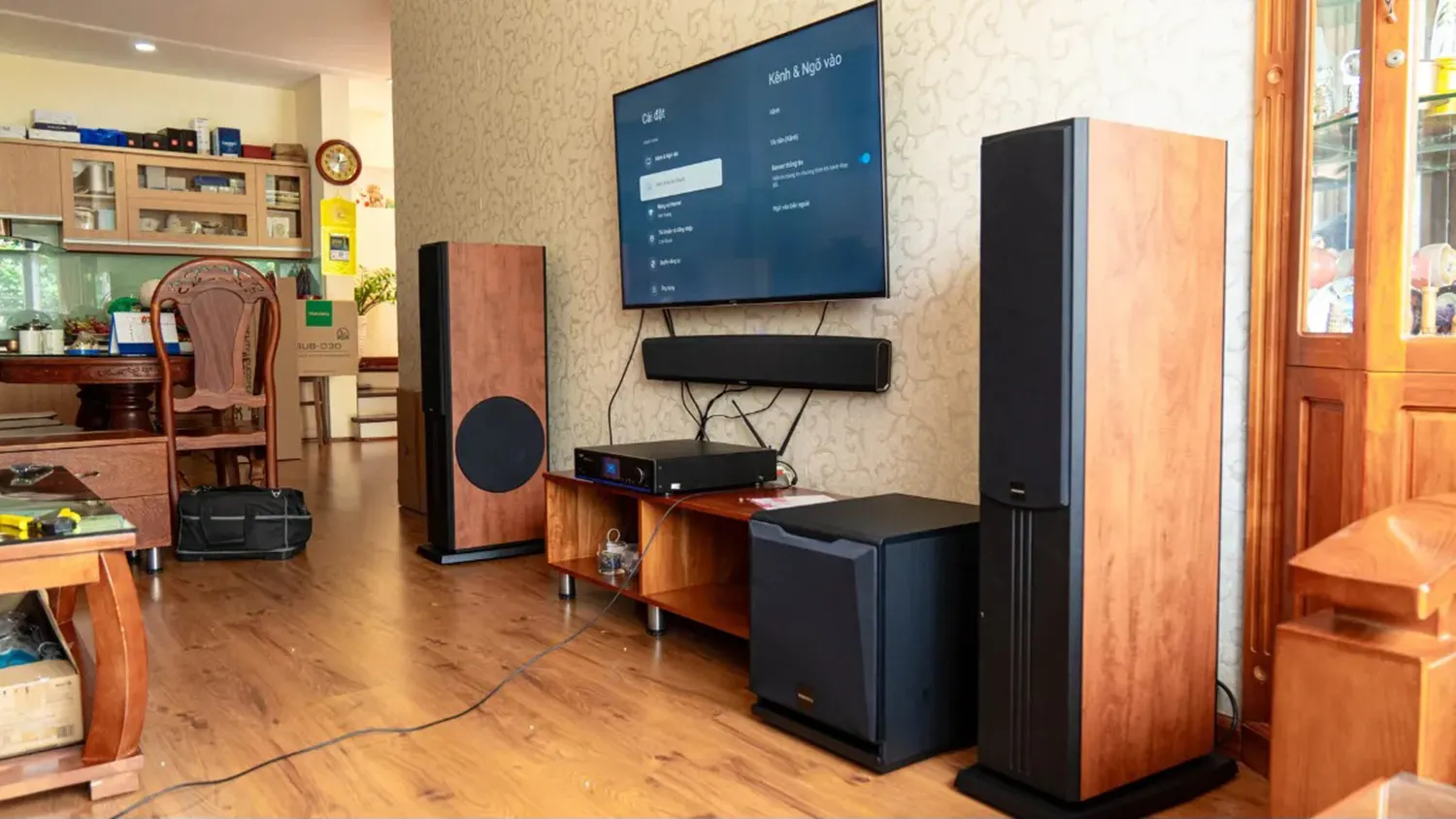 Lắp đặt loa Sub Paramax D-30 tại nhà khách