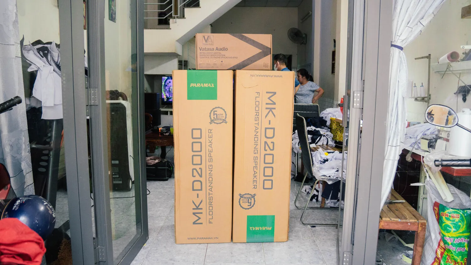 Lắp đặt dàn loa Mk D2000 cho khách