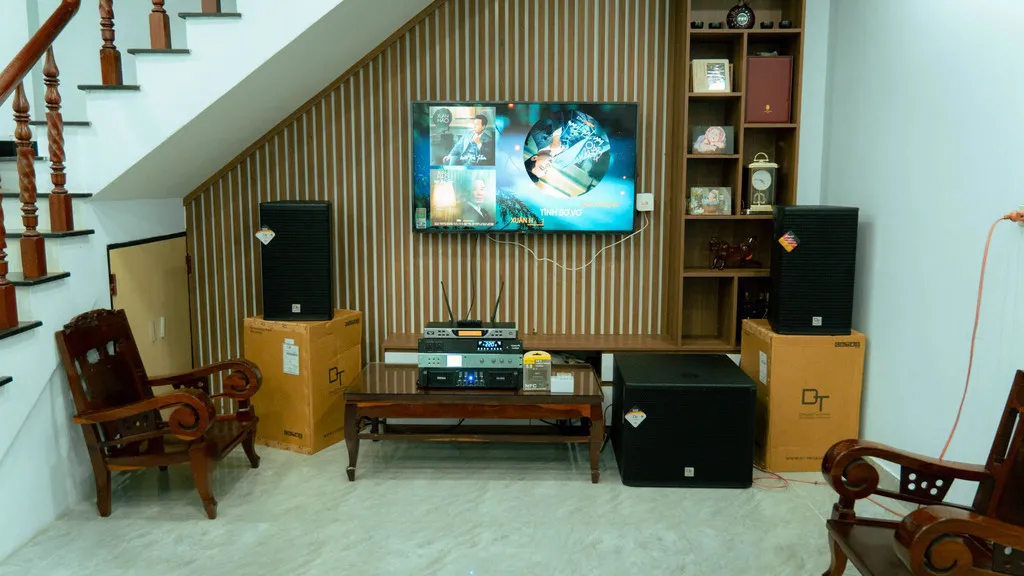 Mặt trước của Dàn karaoke DT TT381