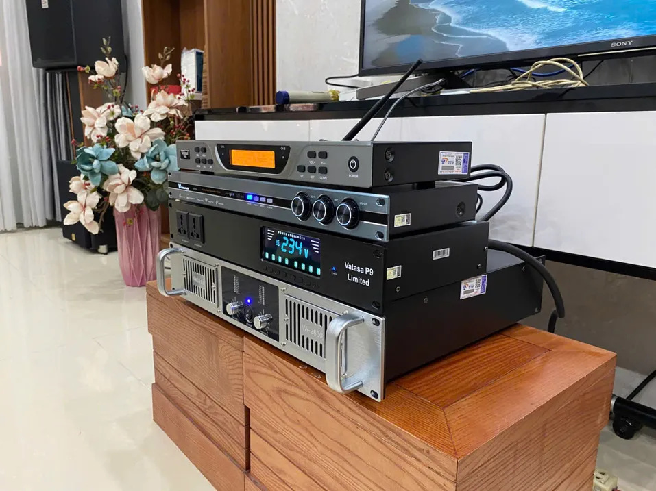 Vang số và cục đẩy của Dàn Karaoke DT TT418