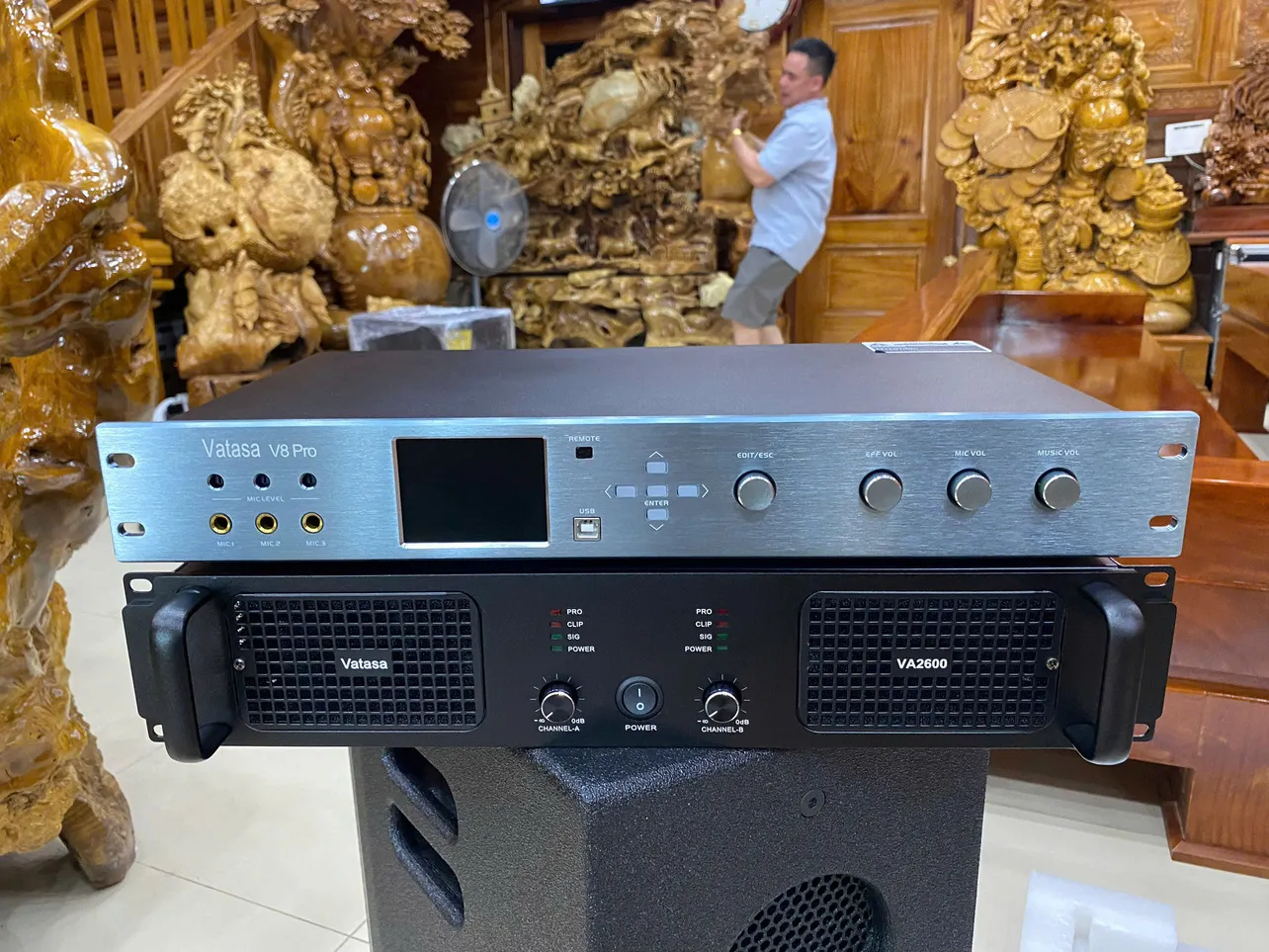 Vang số và cục đẩy công suất của Dàn karaoke DT TT358