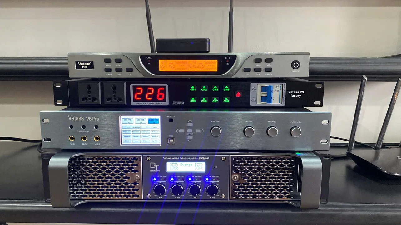 Micro, quản lý nguồn, vang số và cục đẩy của Dàn Karaoke DT TT359