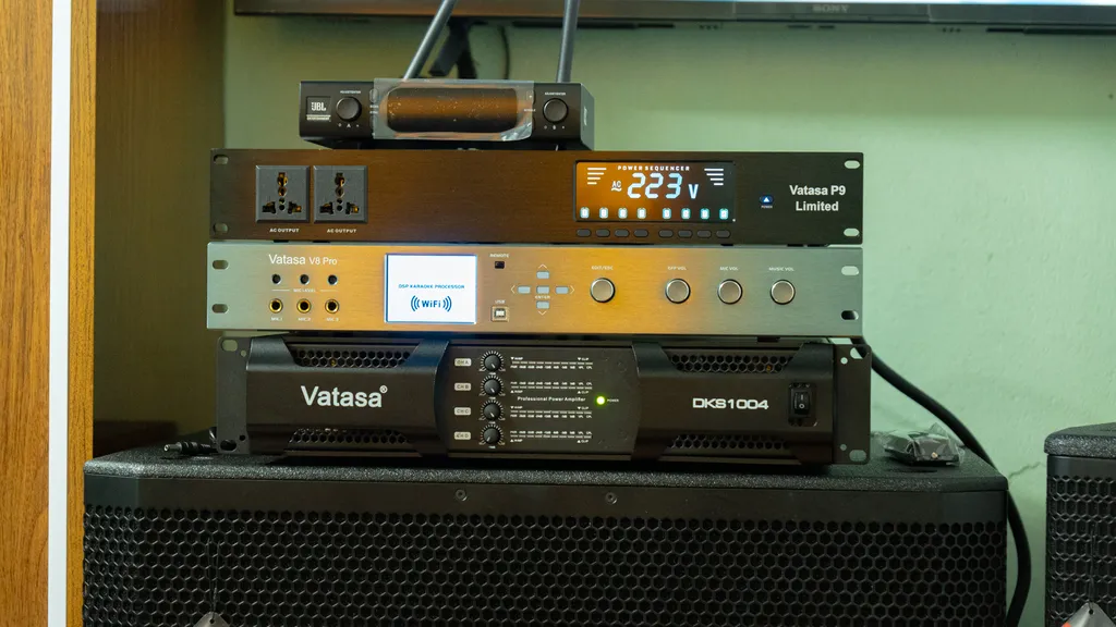 Micro, vang số, quản lý nguồn và cục đẩy công suất của Dàn karaoke DT TT377