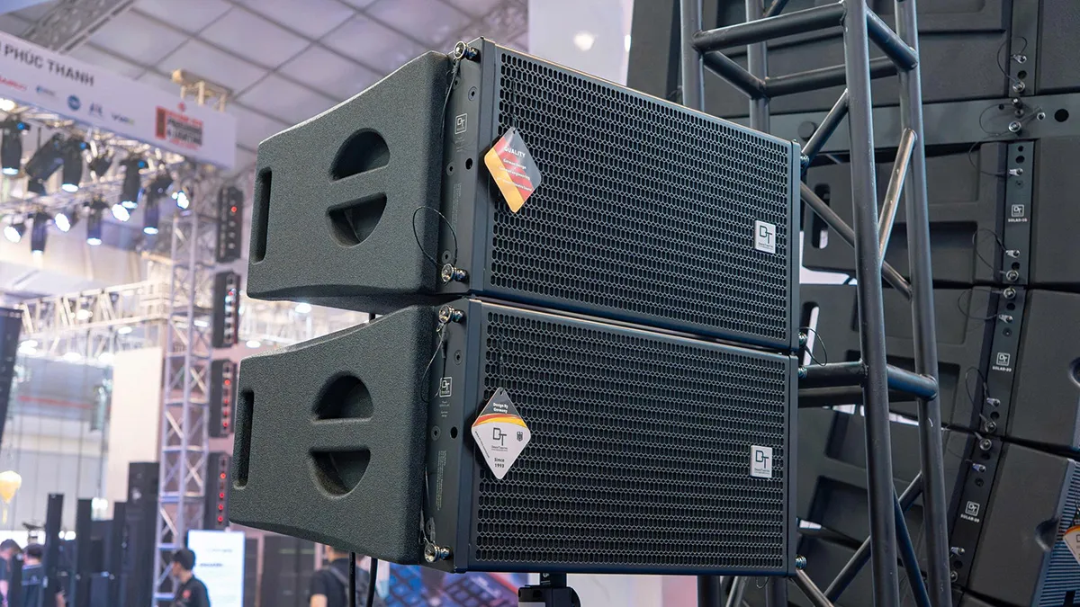 Đôi loa DT Solar-20 của Dàn karaoke DT TT463: (2 DT Solar-20, Vatasa VSM68 Plus, DT Sigma218, DT PR-4.8)