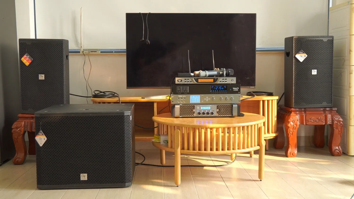 Loa Karaoke DT D2000 tái tạo âm chân thực