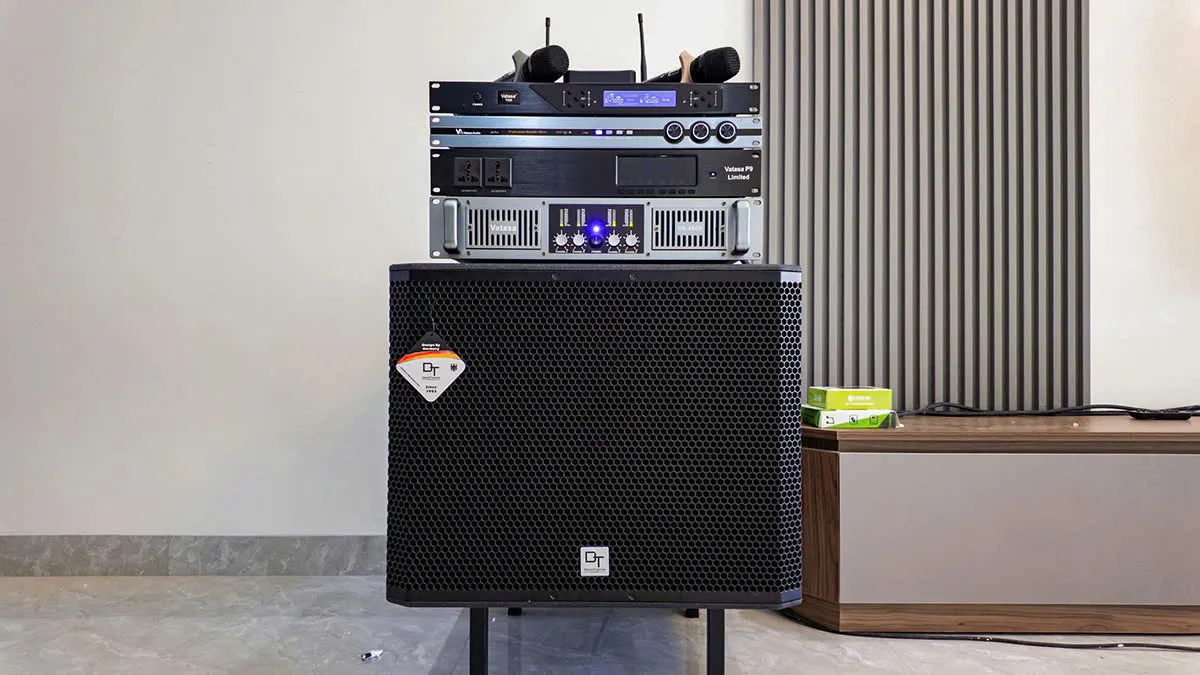 loa sub và bộ thiết bị xử lý của Dàn Karaoke DT TT197: (DT D2000, Vatasa T500, Vatasa V6 Pro, Vatasa VA-4600, DT Delta115)