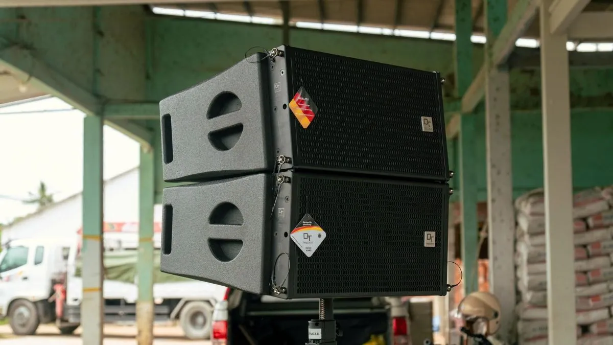 đôi loa karaoke chính của Dàn karaoke DT TT489: (DT SIRIVS-2SAC, Vatasa T10, Vatasa V8 Pro)