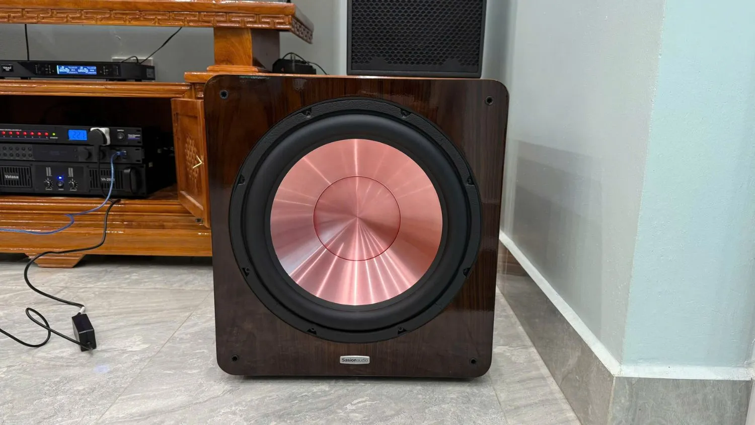 Mặt trước của loa sub Sasion ALI S15 1