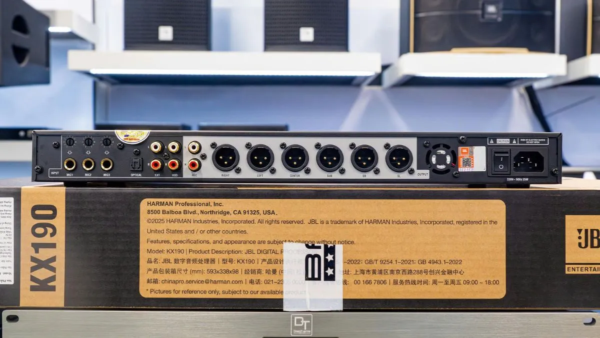 Mặt sau của Vang số JBL KX190