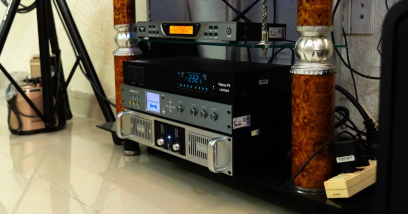 Micro vang số cục đẩy và quản lý nguồn của Dàn Karaoke CAVS TT409