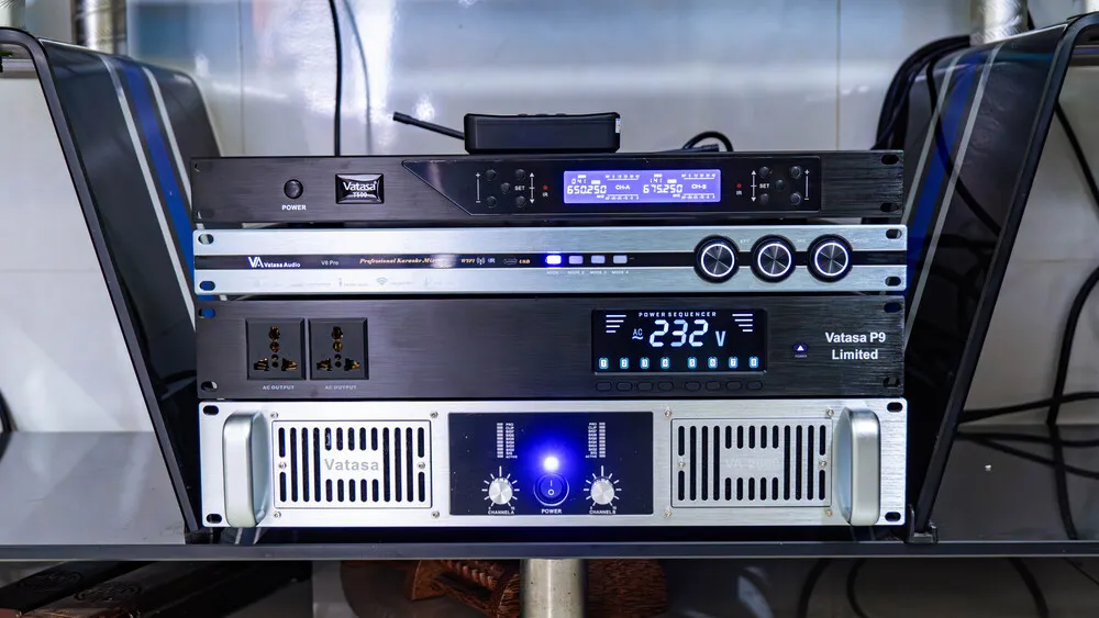Vang số và cục đẩy của Dàn Karaoke DT TT421