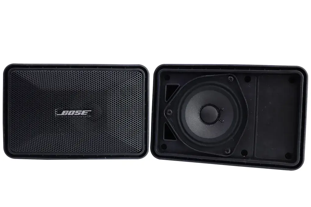 Loa Bose 101 mặt trước mở nắp