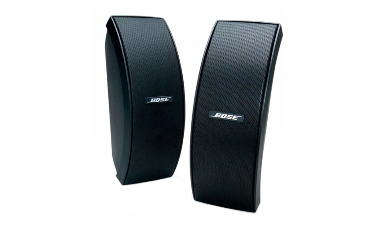 Mặt trước của Loa Bose 151SE Environmental màu đen