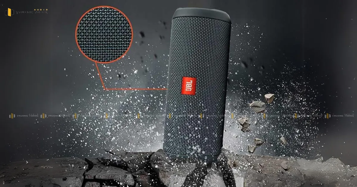 Lớp vỏ chống bụi của Loa JBL Flip Essential