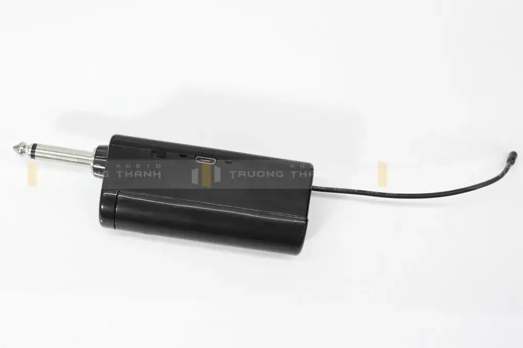 Micro Kiwi A1 jack cắm