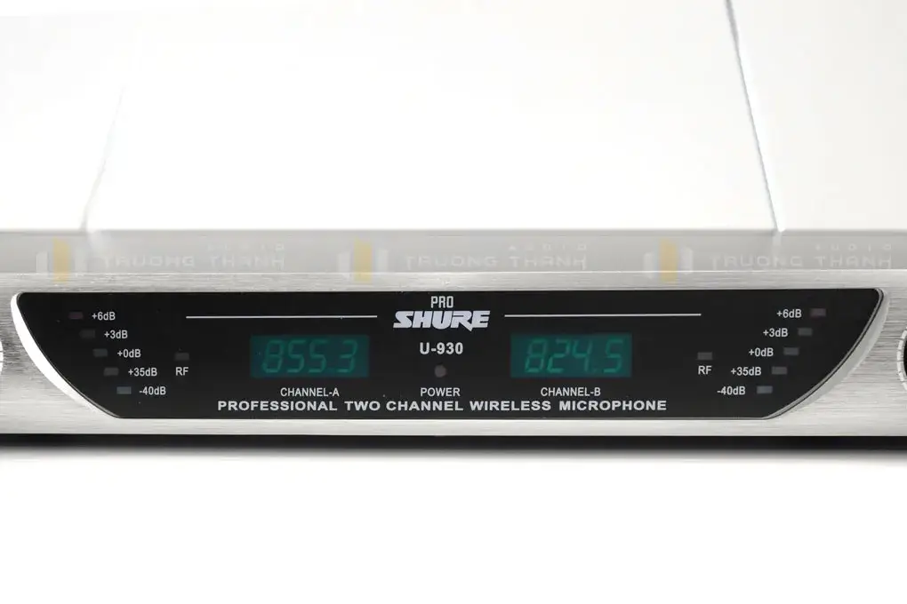 Micro Shure U930 màn hình LCD