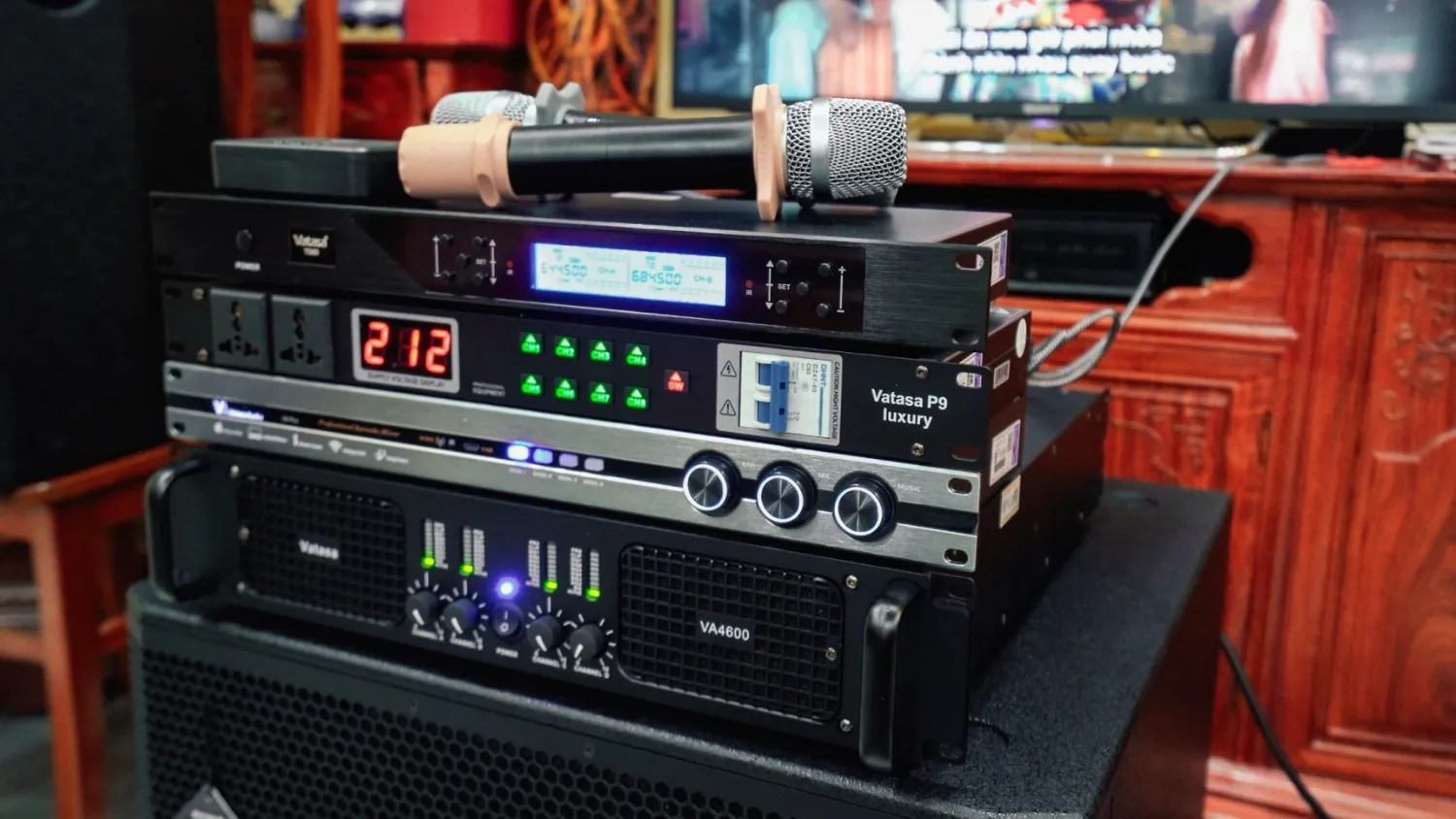 Micro Vatasa T500 phù hợp gia karaoke gia đình