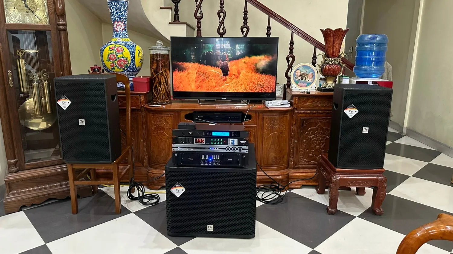 Loa sub DT Delta115 bass 40cm phù hợp cho dàn karaoke gia đình