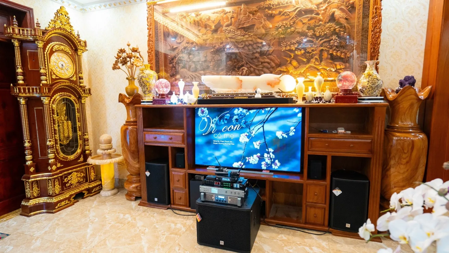 Loa sub DT Delta115 bass 40cm phối ghép linh hoạt với nhiều thiết bị cao cấp