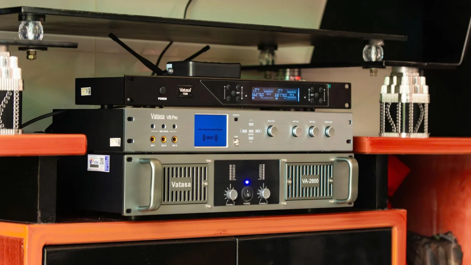 Cục Đẩy Công Suất Vatasa VA-2600 (Bạc) lắp đặt linh hoạt vào dàn karaoke