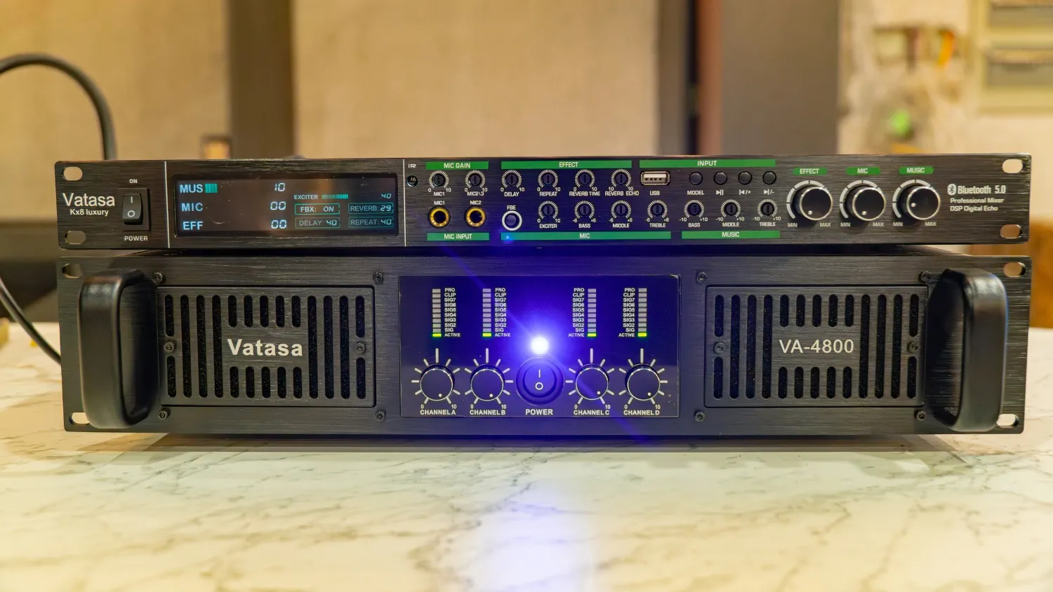 Cục Đẩy Công Suất 4 Kênh Vatasa Va-4800 công suất mạnh mẽ, ổn định