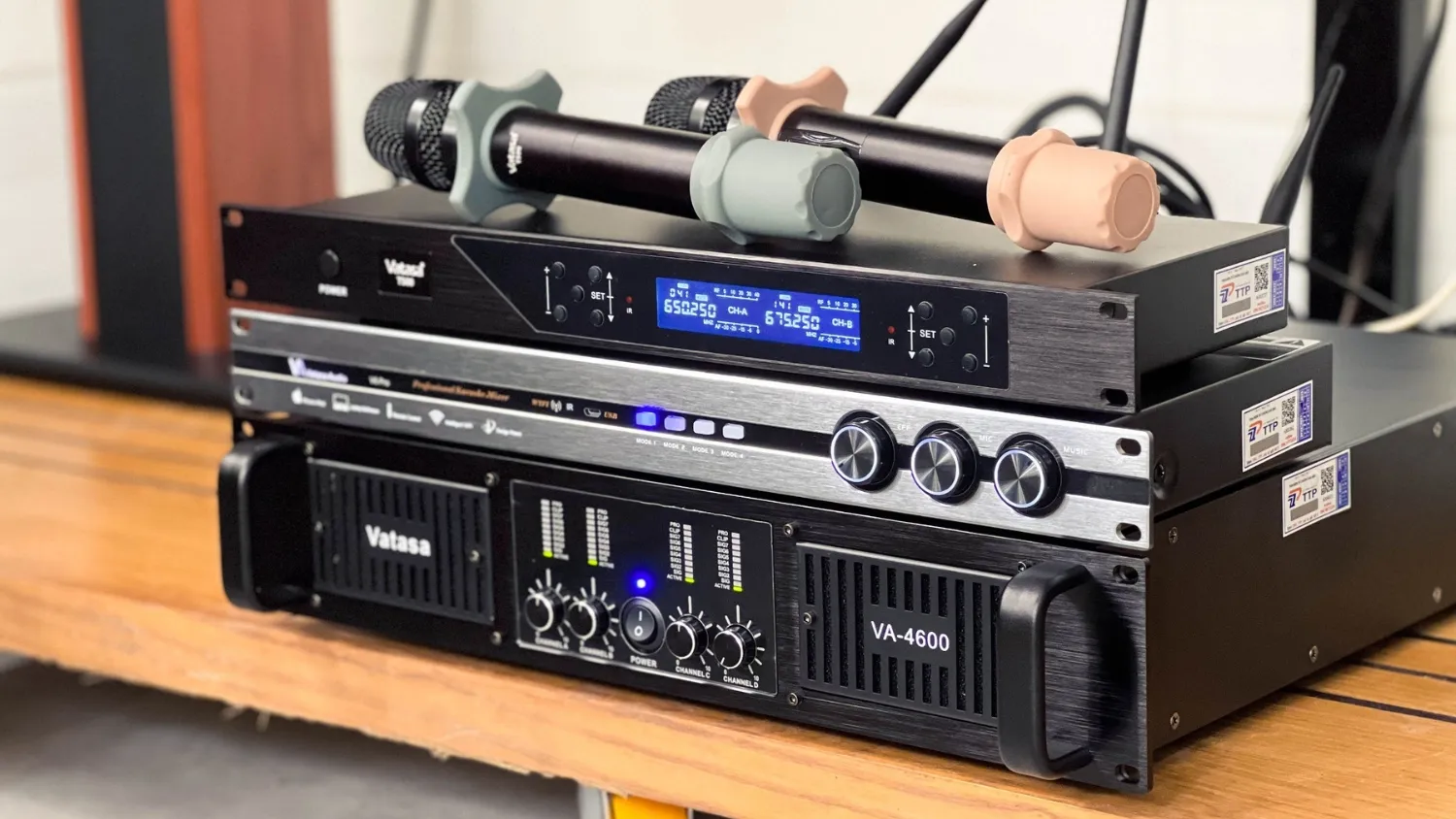 Vang số Vatasa V6 Pro phối ghép dễ dàng với nhiều thiết bị khác