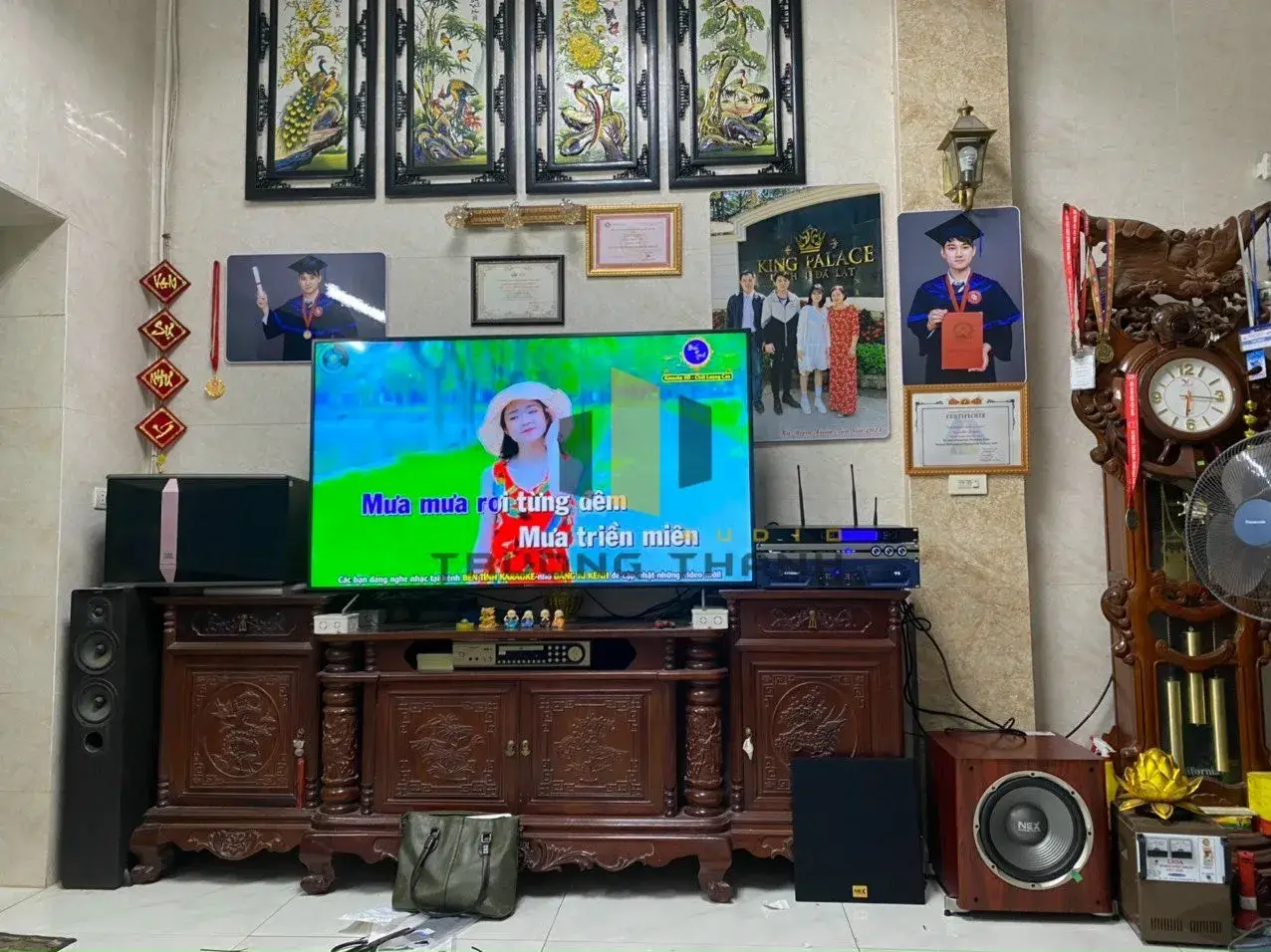 Mặt trước của Dàn Karaoke JBL TT160