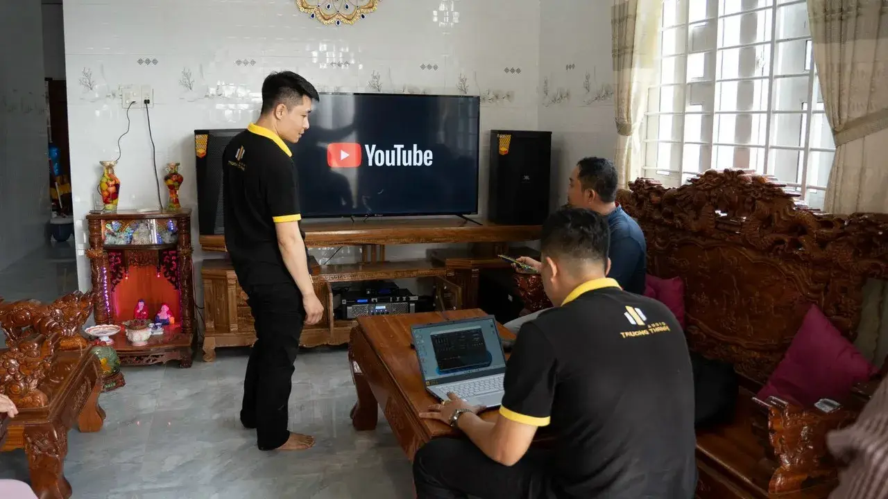 Trường Thành Audio điều chỉnh thông số cho Dàn Karaoke JBL TT159