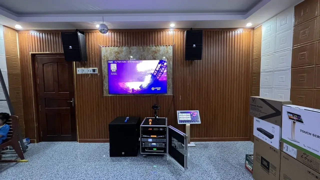 Mặt trước của Dàn Karaoke JBL TT238