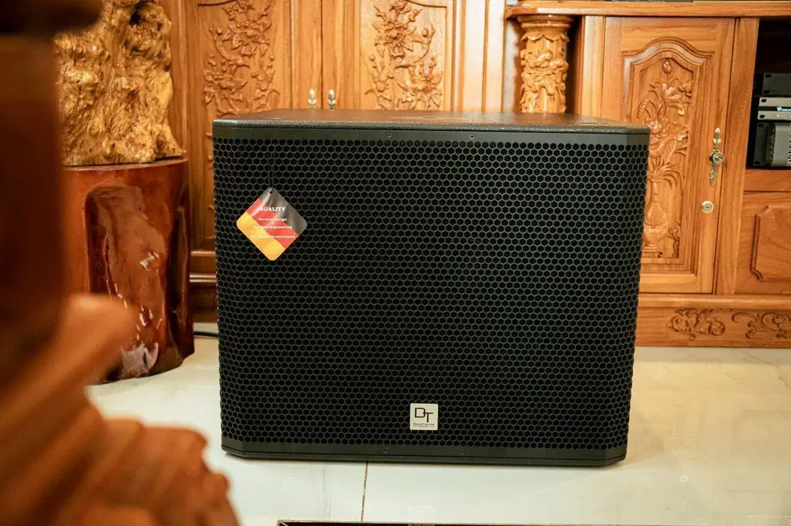 Loa sub cyar Dàn Karaoke JBL TT178