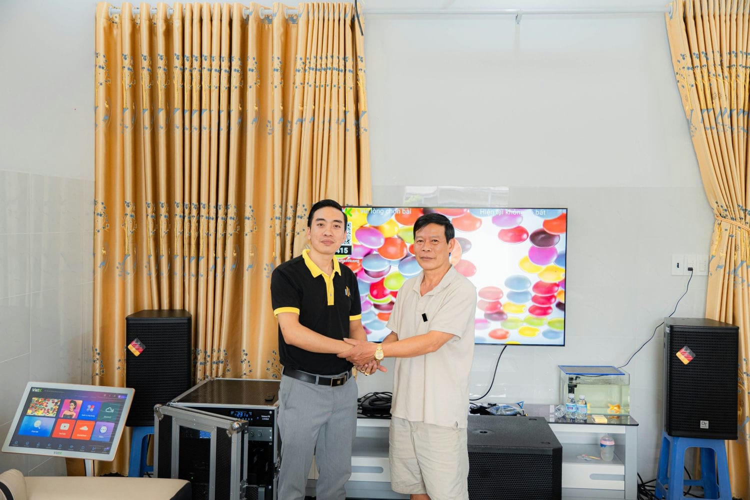 Ảnh sản phẩm Dàn karaoke DT TT294: (2 DT Alpha 12, Vatasa T10, Vatasa V8 Pro, Vatasa VA-2500, DT Lion408, DT Delta118, Vatasa P9 Limited, VietK 4TB, VietK 22 inch) 14