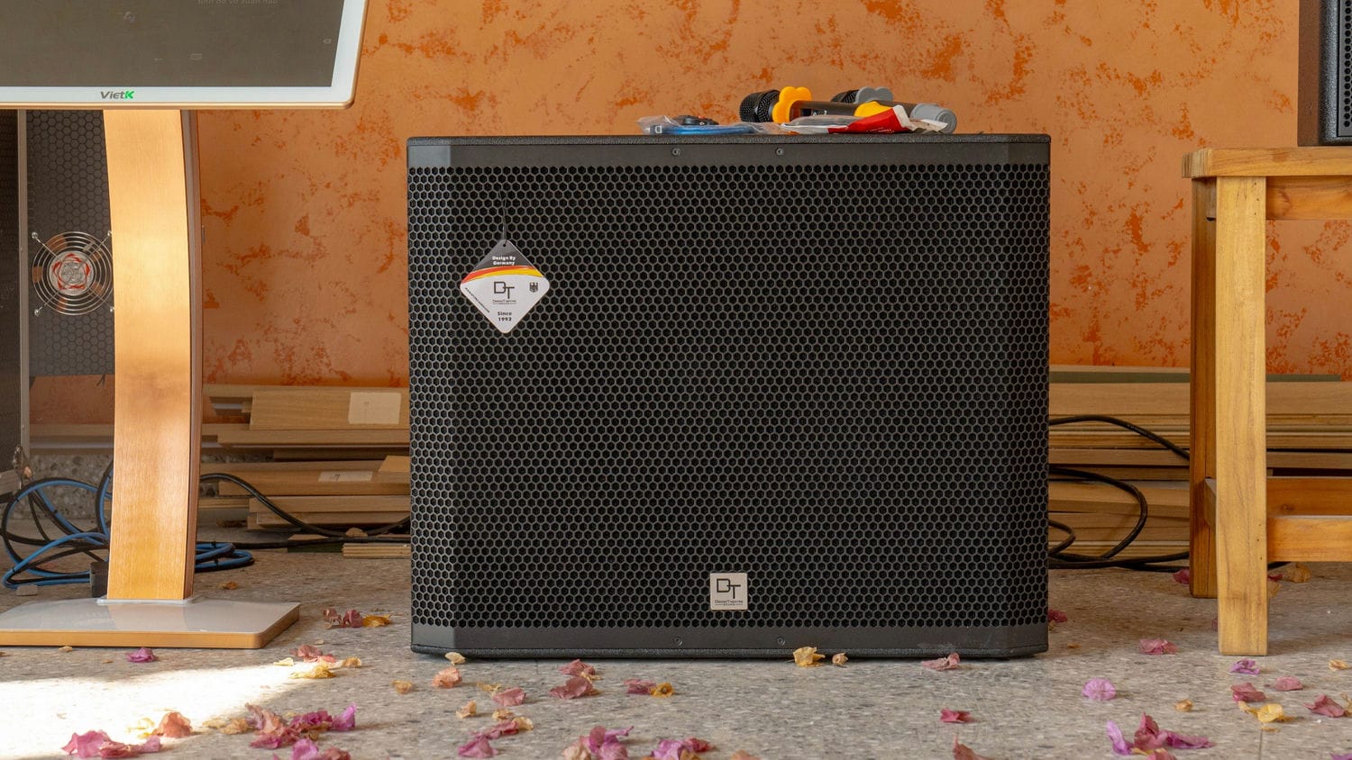 Ảnh sản phẩm Dàn Karaoke Kinh Doanh DT TT302: (2 DT Delta 15, Vatasa T10, Vatasa V8Pro, Vatasa K410, DT Delta118, Vatasa P9 Limited, VietK 6TB, VietK 22inch) 16