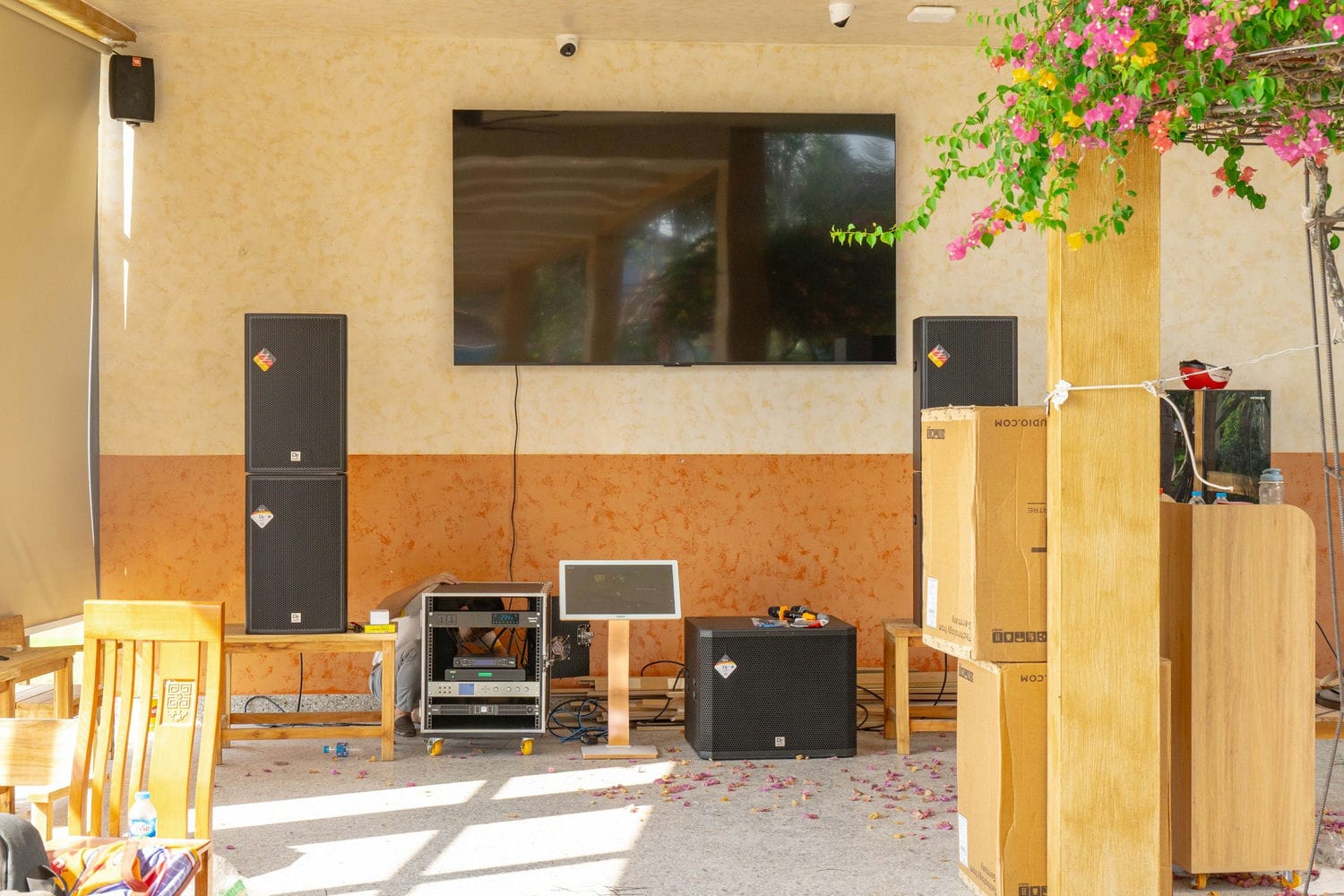 Ảnh sản phẩm Dàn Karaoke Kinh Doanh DT TT302: (2 DT Delta 15, Vatasa T10, Vatasa V8Pro, Vatasa K410, DT Delta118, Vatasa P9 Limited, VietK 6TB, VietK 22inch) 1