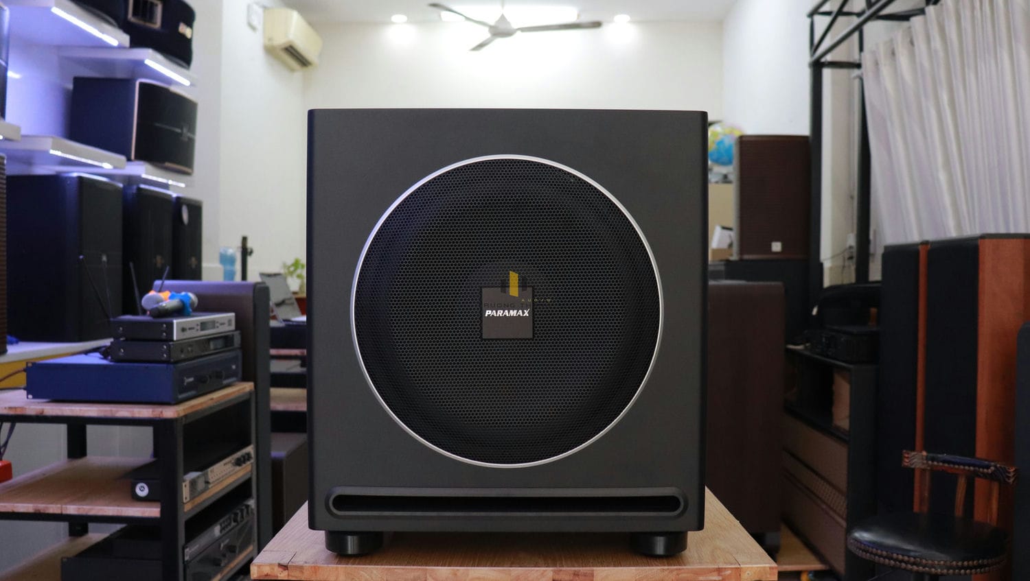 Loa sub Paramax 1000 New mặt trước