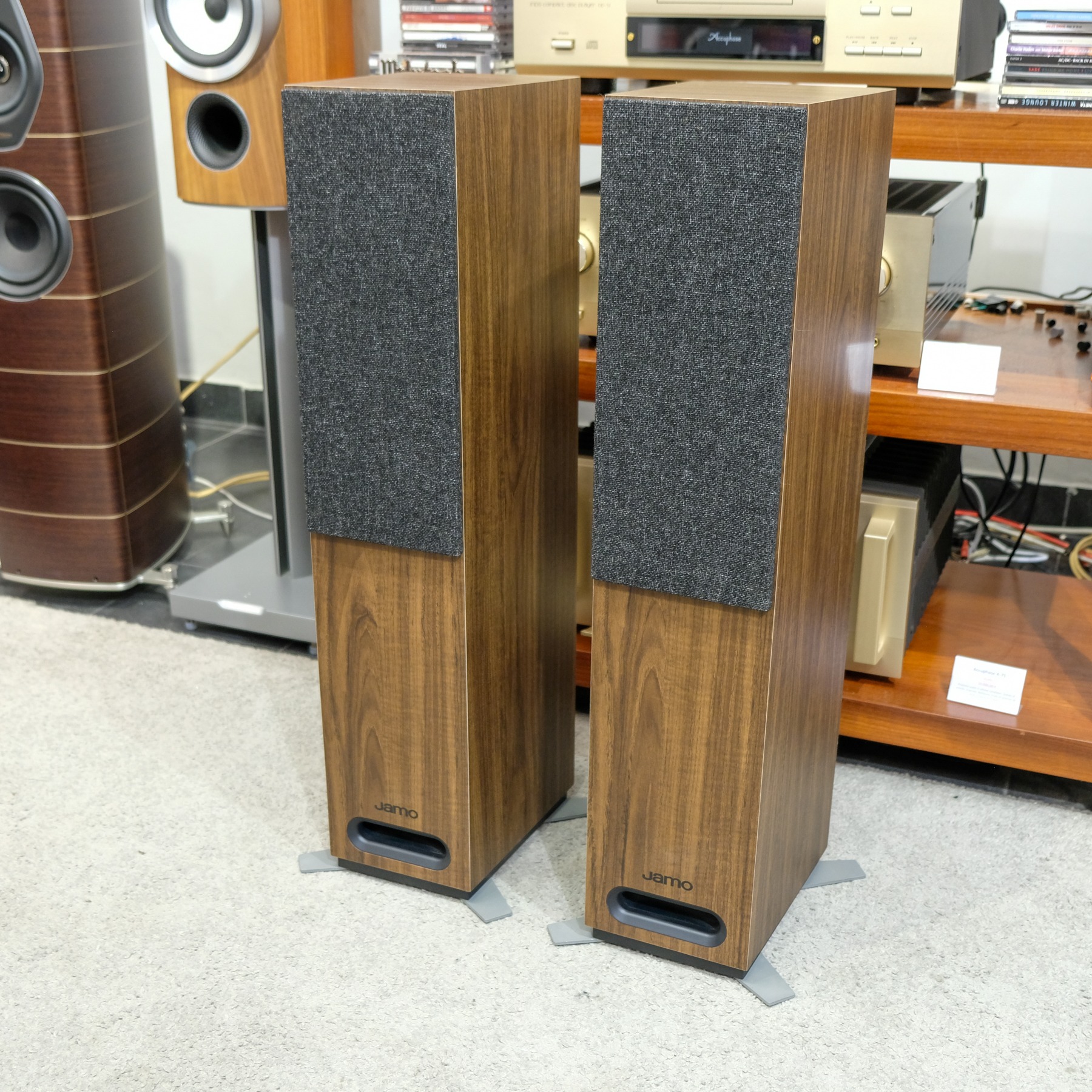Ảnh nổi bật của sản phẩm LOA JAMO S805 (ĐỘ NHẠY 88DB, TẦN SỐ 49HZ-26KHZ) 3