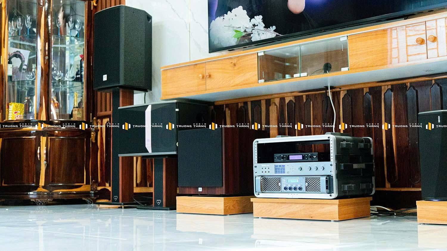 Dàn Karaoke JBL KI 512 Gia Đình 2