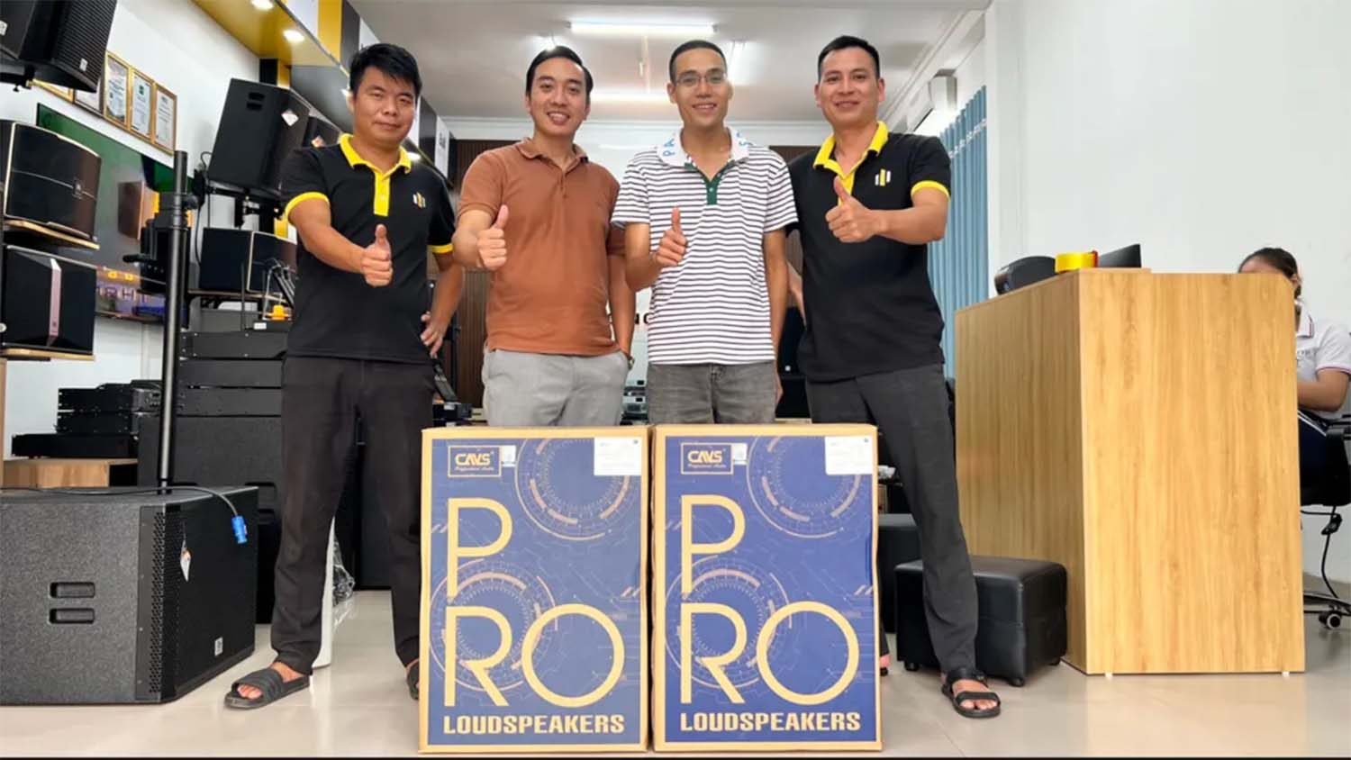 Lắp đặt cho khách dàn Karaoke CAVS C12 1 6
