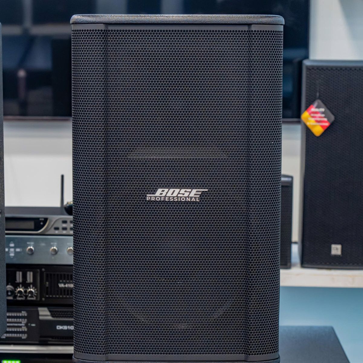 Mặt trước của Loa Bose ShowTime SK12