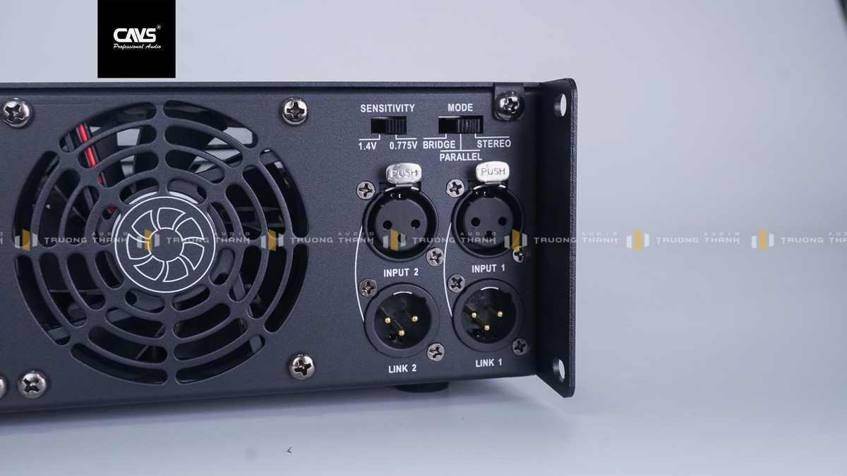 Cổng đầu vào tín hiệu của Cục đẩy công suất CAVS DF2800