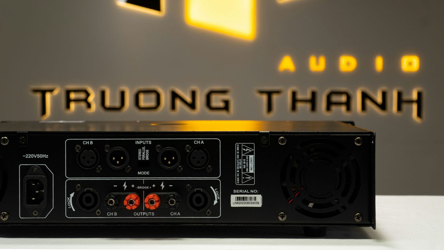 Ảnh sản phẩm Cục Đẩy Công Suất Vatasa VA-2800, 2 Kênh 32