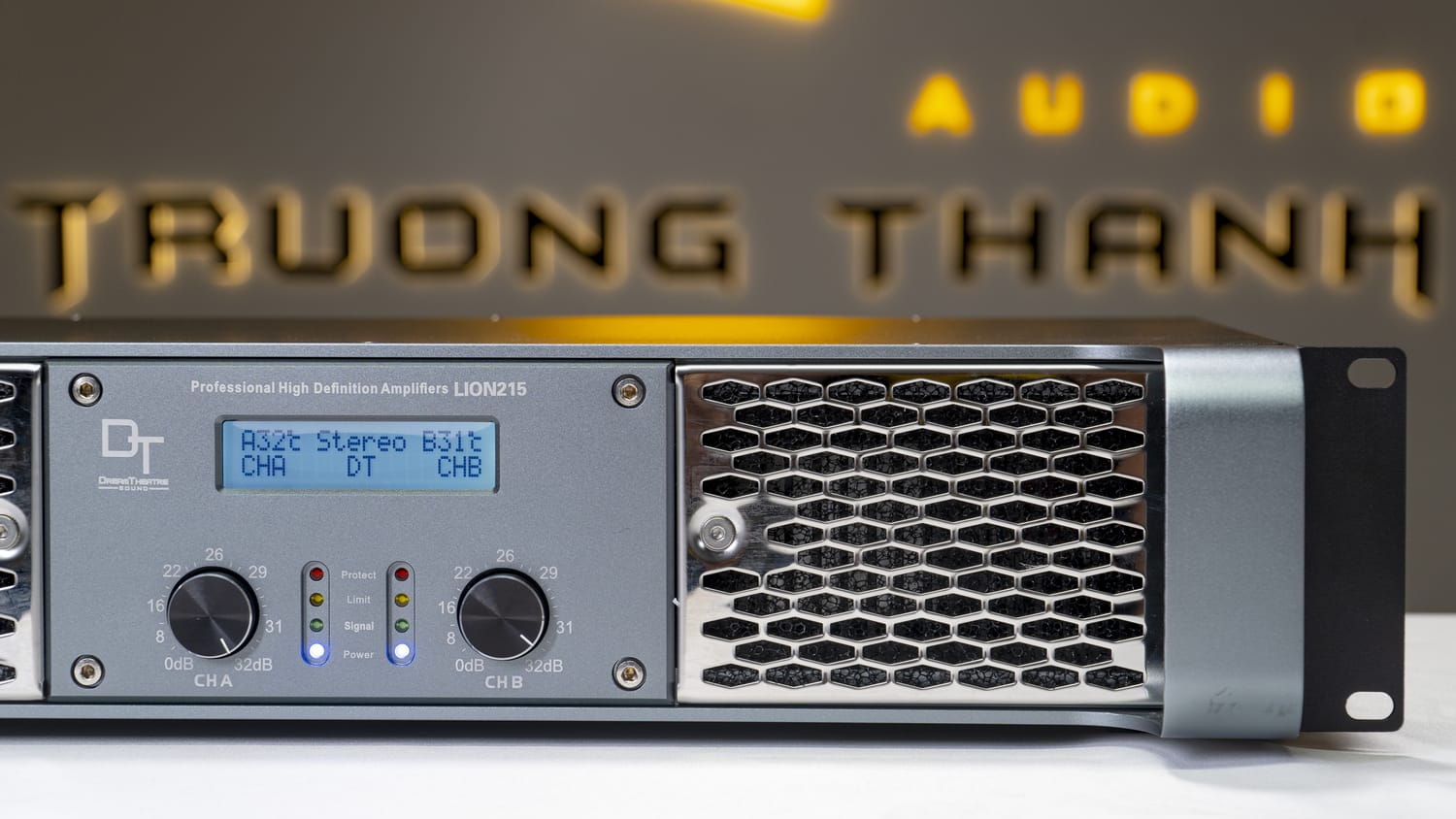 Ảnh sản phẩm Cục đẩy công suất 2 kênh DT Lion215 15