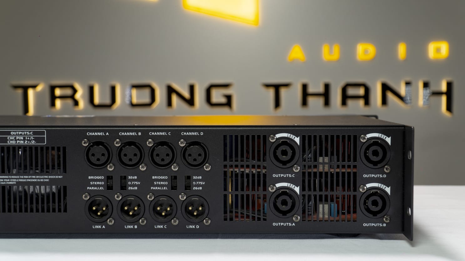 Ảnh sản phẩm Cục đẩy công suất 4 kênh DT Lion406 20