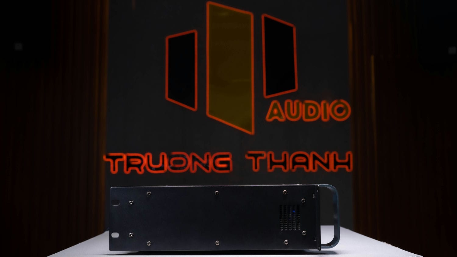 Ảnh sản phẩm Cục đẩy công suất 4 kênh DT Lion406 34