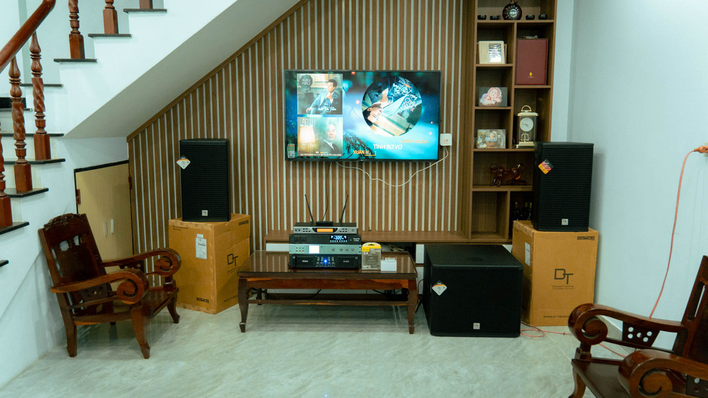 Mặt trước của Dàn karaoke DT TT381